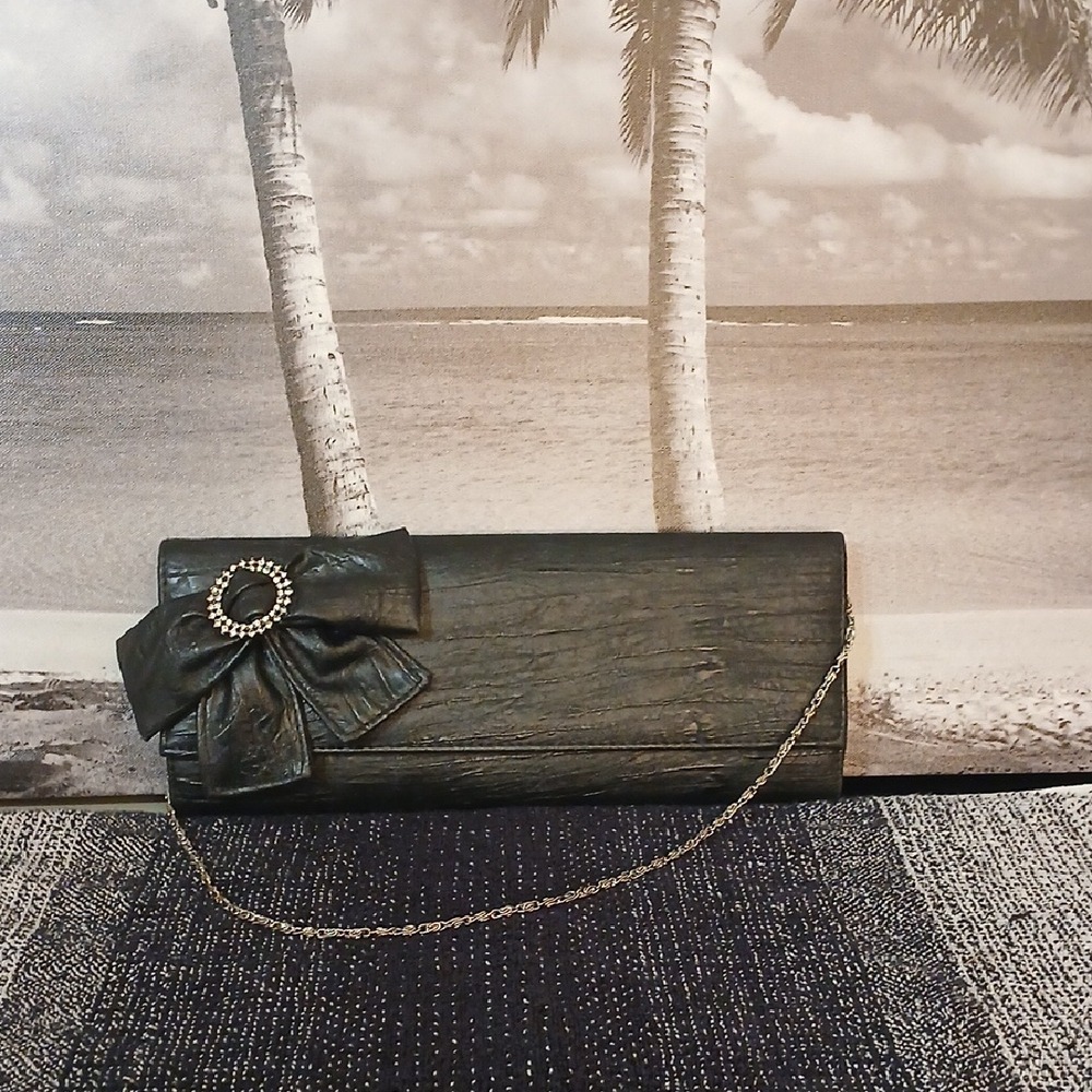 Icing Black Clutch with Bow and Chain Strap